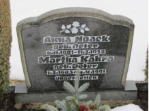 Kahra, Martha (geb. Peter) * 1903, + 1991   Noack, Anna (geb. Peter) * 1901, + 1978 