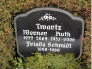 Schmidt, Frieda * 1898, + 1980   Twartz, Ruth * 1933, + 2006   Twartz, Werner * 1932, + 2002 