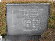 Dobrosch, Gnter * 1904, + 1972   Khne, Hedwig * 1904, + 1981   Khne, Kurt * 1900, + 1985   Struck, Ruth (geb. Khne) * 1926, + 1960   Struck, Wilburg Ostara * k.A., + 2005 