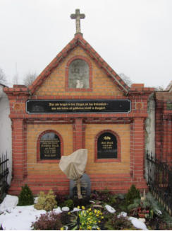 Stuck, Emil * 1879, + 1960 Stuck, Emil * 1921, + 2010 Stuck, Ernstine (geb. Seglitz) * 1880, + 1957 