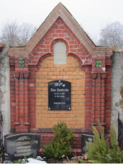 Hantsche, Ilse * 1921, + 1991 Hantsche, Otto * 1919, + 1970 Wittig, Theolinda * 1894, + 1979 