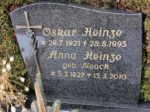 Heinze, Anna (geb. Noack) * 1927, + 2010   Heinze, Oskar * 1921, + 1995 
