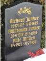 Junker, Richard * 1912, + 1989   Junker, Wilhelmine * 1918, + 1993   Mudra, Kte * 1927, + 1990 ( Junker Lutz ist Antonym beerdigt worden.)