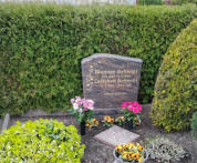 Schmidt Werner* 31.06.1927 + 1.03.1994 ; Lottchen Schmidt* 30.03.1926 + 29.07.1997
