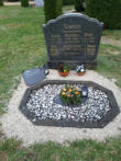 Tobien Lina* 26.04.1893 + 21.02.1982 ; Gnter* 20.03.1924 + gef.27.11.1943 ; Willi+ 14.06.1893 + 18.02.1966 ; Hilde Barth* 27.03.1921 + 9.12.2015 ; Emma Khn* 19.01.1858 + 10.12.1945 ; Helmut Barth* 21.12.1919 + 7.03.1986