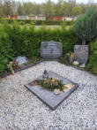 Krahl Martha* 16.12.1896 + 8.11.1988 ; Paul Krahl* 13.08.1890 + 5.07.1949 ; Walter Kulka* 19.11.1929 + 16.01.1989 ; Ilse Kulka* 3.04.1928 + 1.03.2018 ; Babara Klar* 14.03.1962 + 25.02.2004
