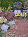 Roy Frieda* 22.05.1895 + 28.07.1968 ; Wally Kunstmann* 29.11.1919 + 3.01.1997 ; Willi Kunstmann 3.11.1916 + 17.05.1970 ; Waldemar Marko* 3.05.1940 + 16.07.2008 ; Gustav Roy* 17.03.1889 + gef. 20.04.1945