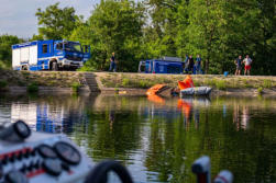 Die �berraschung folgte am Abend: Bei dem Wrack handelte es sich um einen Opel Manta aus den 1970-Jahren, der vermutlich seit Jahrzehnten im Wasser lag.