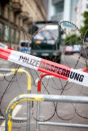 Die Ermittler zweifelten fr�h an der Darstellung des Mannes, seine Frau sei beim Sex gest�rzt. Es folgten fast zwei Jahre verdeckte Ermittlungen.