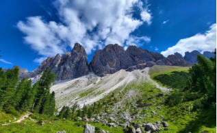 Ein M�dchen aus Tschechien war mit seinen Eltern auf rund 2600 Metern H�he im Latemargebirge in den Dolomiten unterwegs.